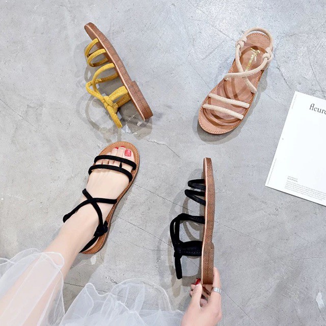 Sandal Nữ 🍁FREESHIP🍁Dép Sandal Nữ Đế Thấp Mắc Quai