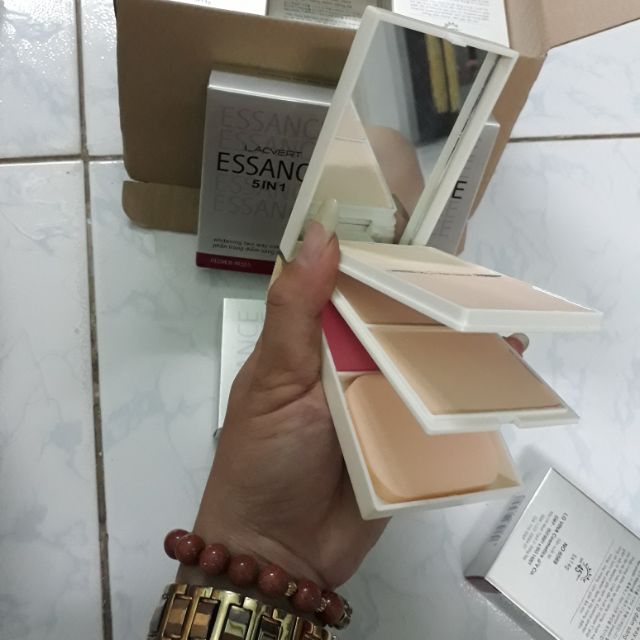 Phấn trang điểm ESANCE