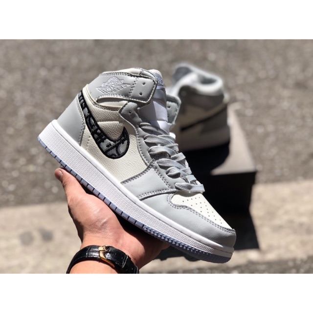 Giày Thể Thao Nam Nữ