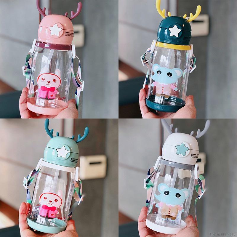 Bình nước bằng nhựa có ống hút in hoạt hình đáng yêu dung tích 600ml cho bé