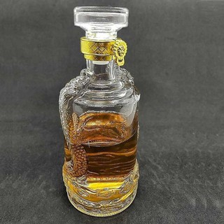 Bình Đựng Rượu Thủy Tinh Cao Cấp 500ml. Trụ Tròn Vân Rồng Nổi Có Khóa Vàng Tinh Tế