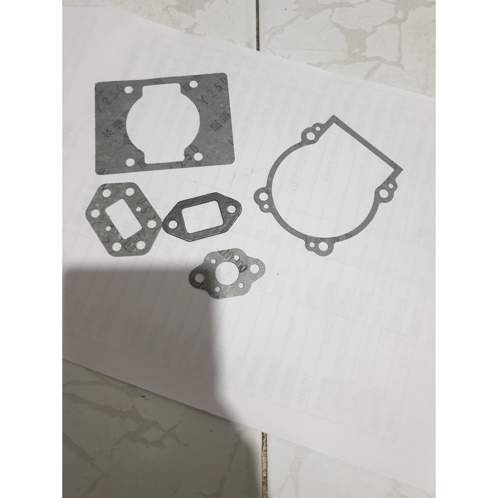 BỘ RON  MÁY CẮT CỎ 2 THÌ 143 HUQ. 5 CHI TIẾT