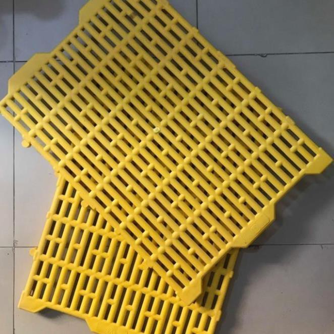 CTVD- Sàn nhựa lót chuồng chó mèo màu vàng loại dày nặng 1,4kg/tấm size 40x55cm