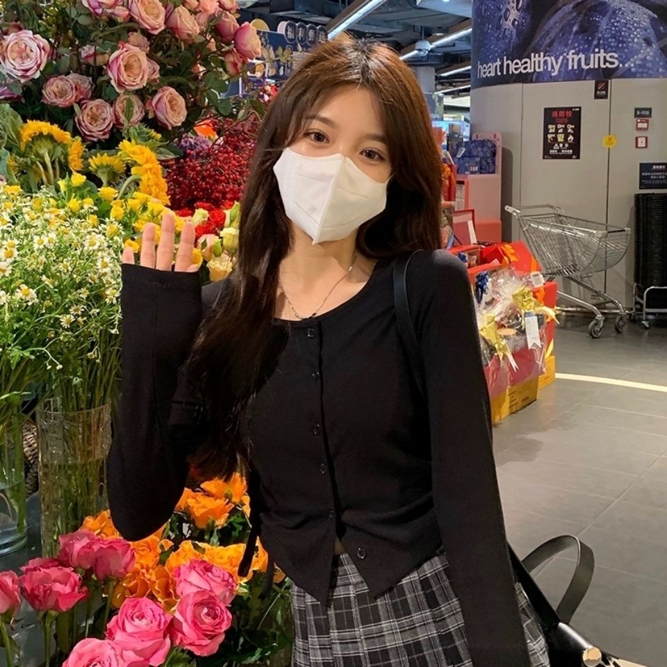 Áo thun lửng tay dài màu sắc đơn giản cho nữ