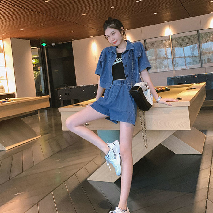 Fashion and Leisure 2-piece Denim Jacket Shorts New Style in Summer and Autumn 2021