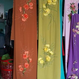 Vải tằm ý kết hoa văn