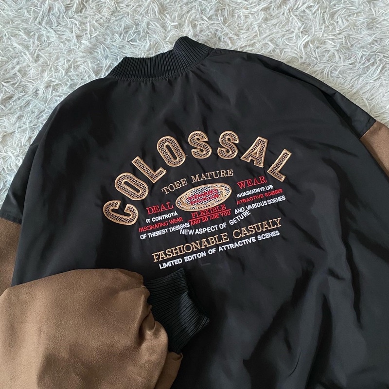 Áo khoác Bomber bóng chày thêu chữ colossal