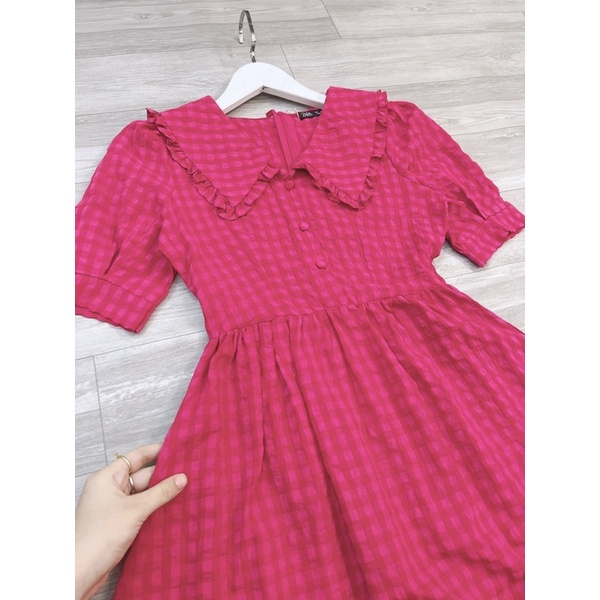 Váy kẻ cổ bèo cúc bọc