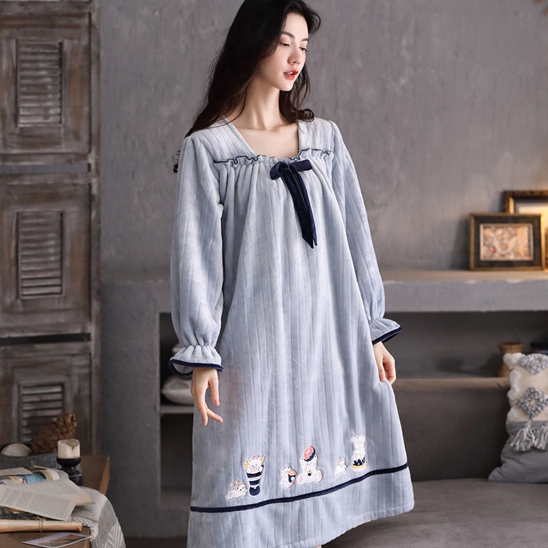 Váy ngủ nữ nhung san hô mùa thu đông mới dài tay trung phong cách Hồng Kông phiên bản hàn quốc plus dày dặn dịch vụ tận