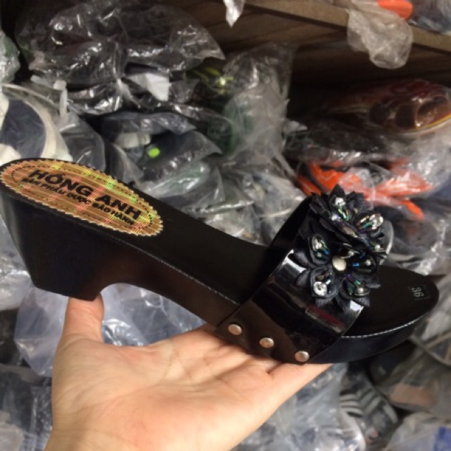 Guốc da nữ thời trang