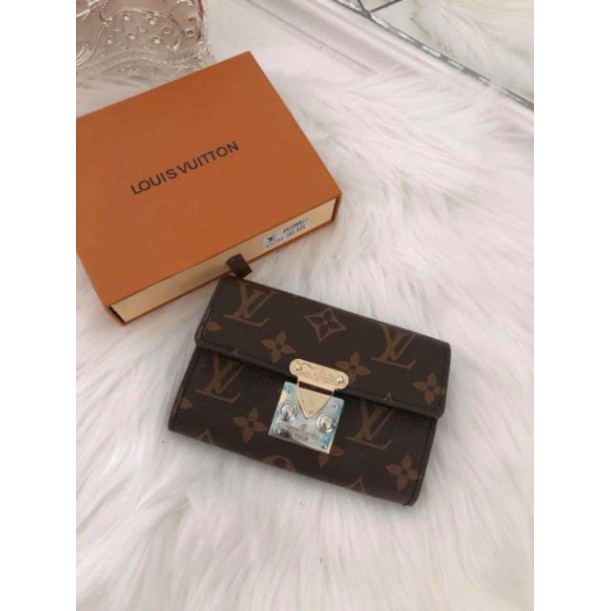 Ví L.v ngăn có hộp xinh