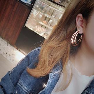 Khuyên tai khoen tròn lớn bằng đồng đính kim cương cho nữ