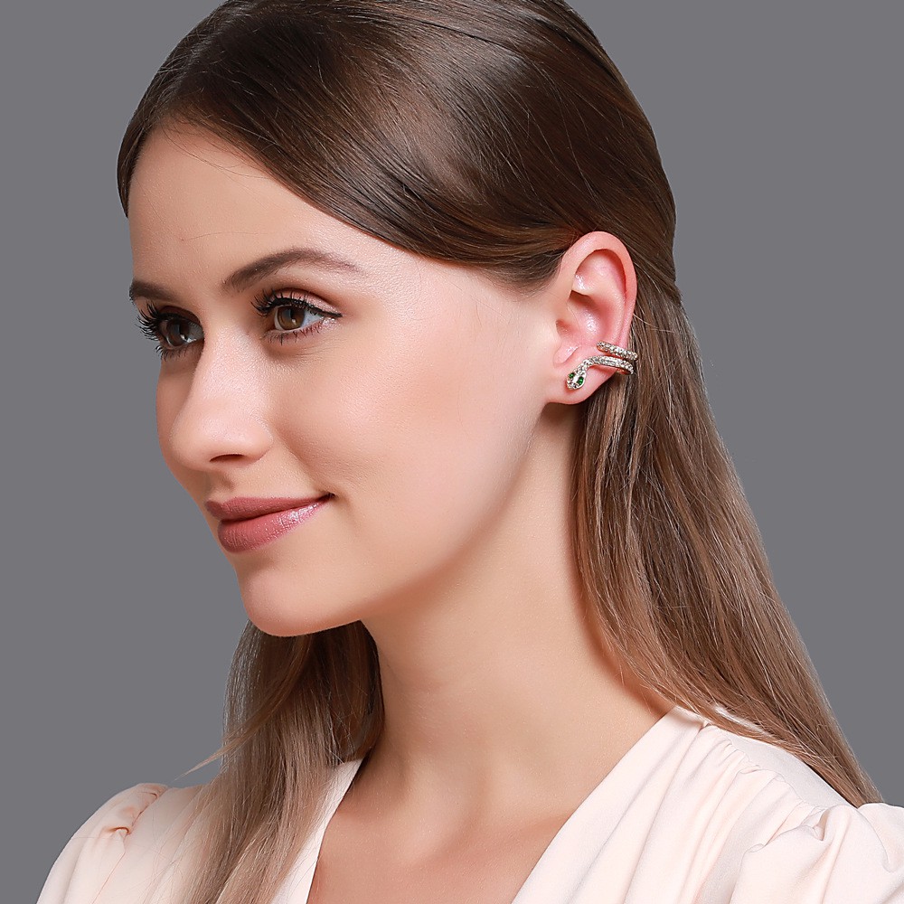 Bông tai dạng quấn đính đá Zircon cá tính