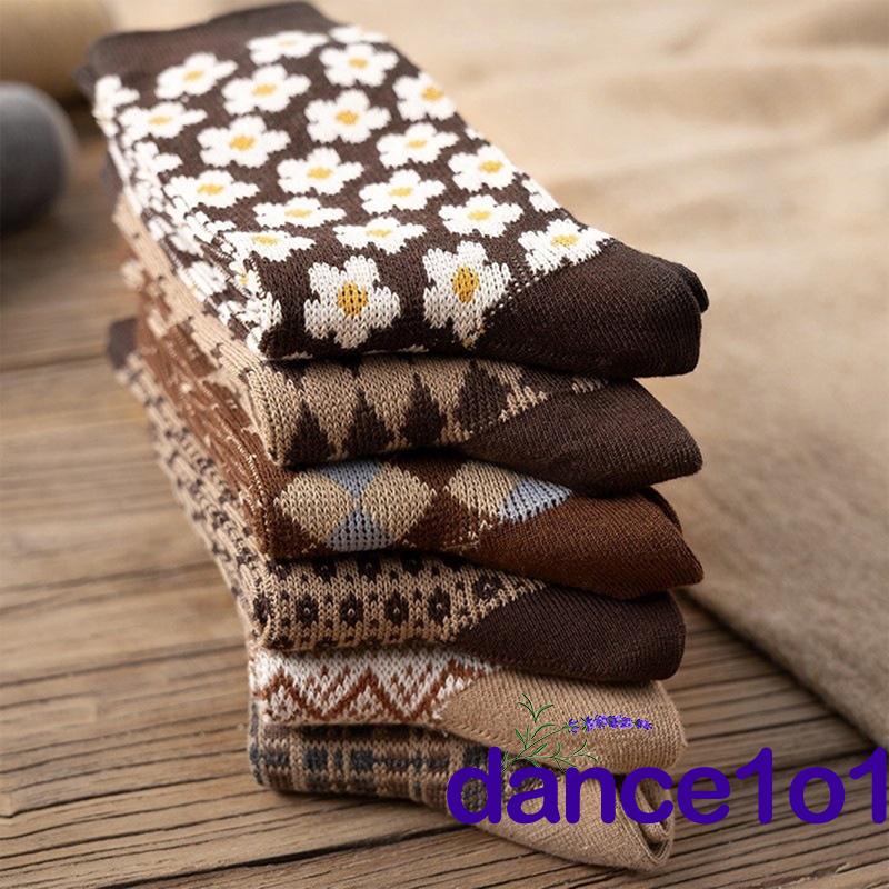 Vớ dệt kim cổ cao in họa tiết hoạt hình dễ thương giữ ấm cho nữ