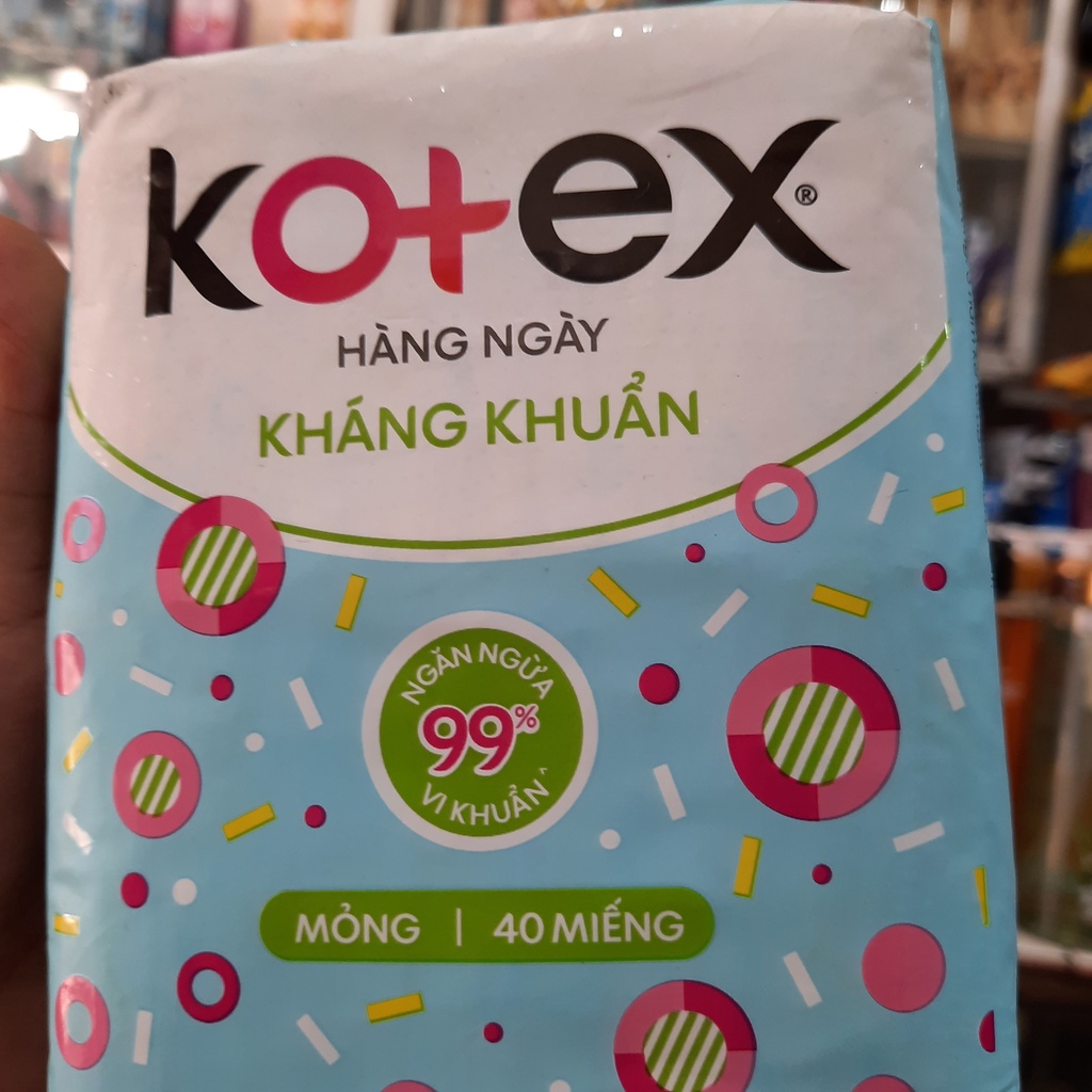 Băng vệ sinh Kotex hằng ngày kháng khuẩn - mỏng - 40 miếng