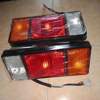 Đôi đèn hậu xe oto