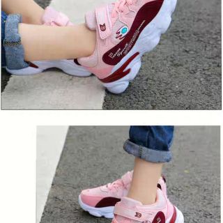 Giày thể thao bé gái