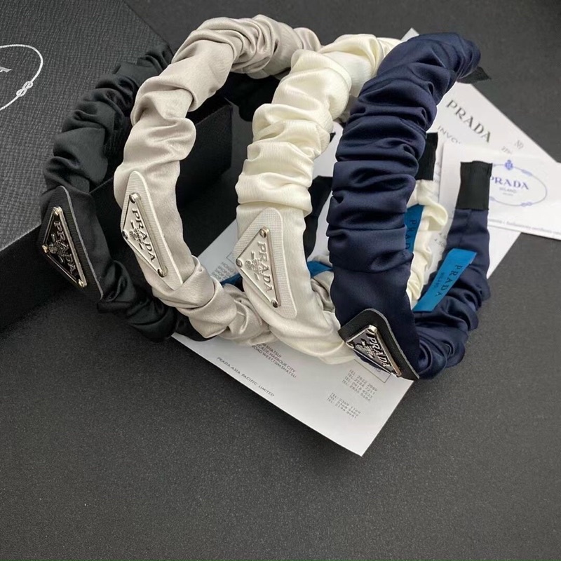 Bờm bản to logo prada