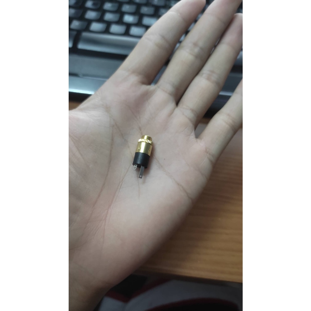 Giắc cắm audio 3,5mm AUX có đai ốc màu vàng
