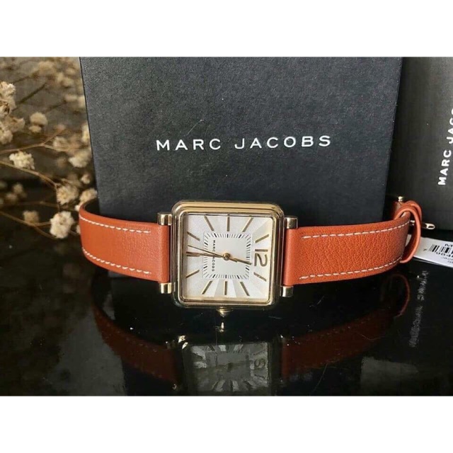 Đồng hồ Marc jacobs vic