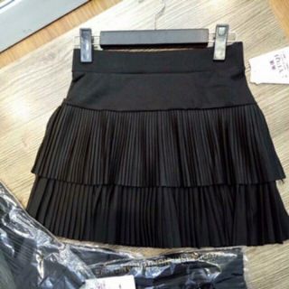 Chân váy xếp ly tầng