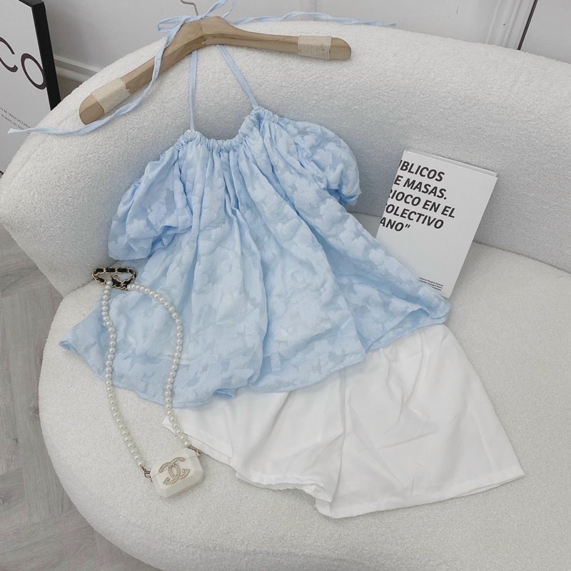 SET ÁO HOA NỔI TAY PHỒNG RỚT VAI DÂY YẾM KÈM QUẦN SHORT