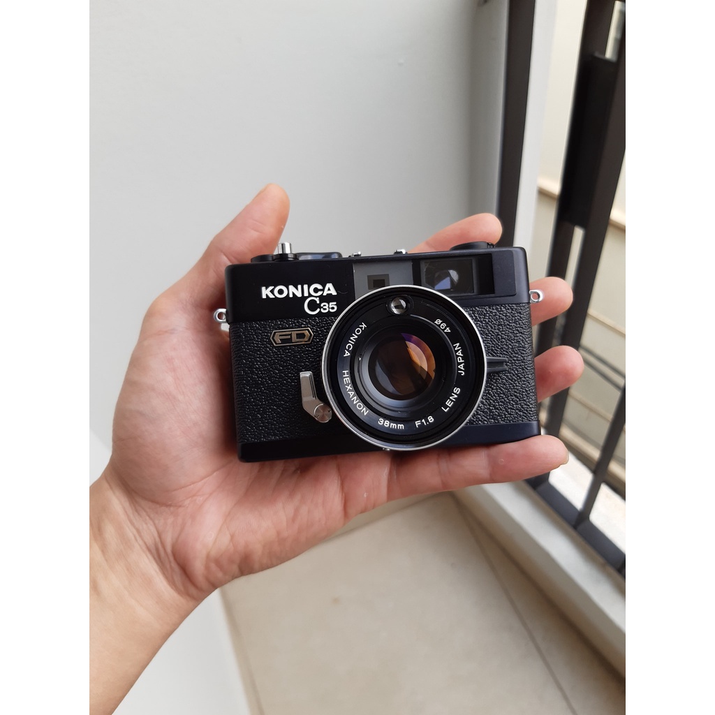 Máy phim Konica C35