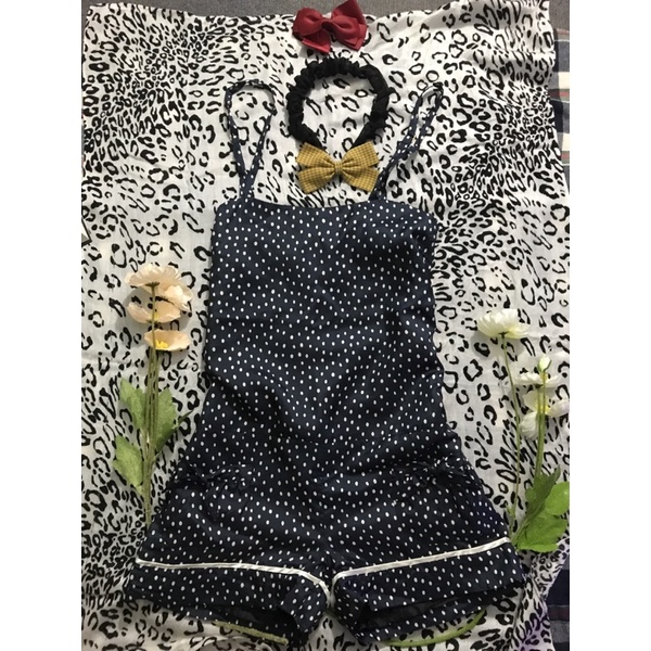 Quần Liền Áo Chấm Bi