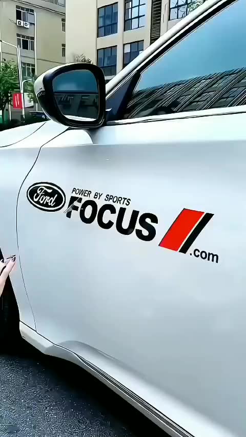 Gợi ý các mẫu tem dán sườn xe ô tô cho phong cách thể thao