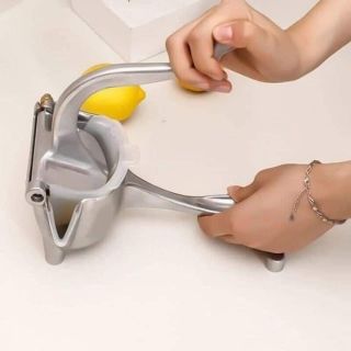 Ép hoa quả cầm tay