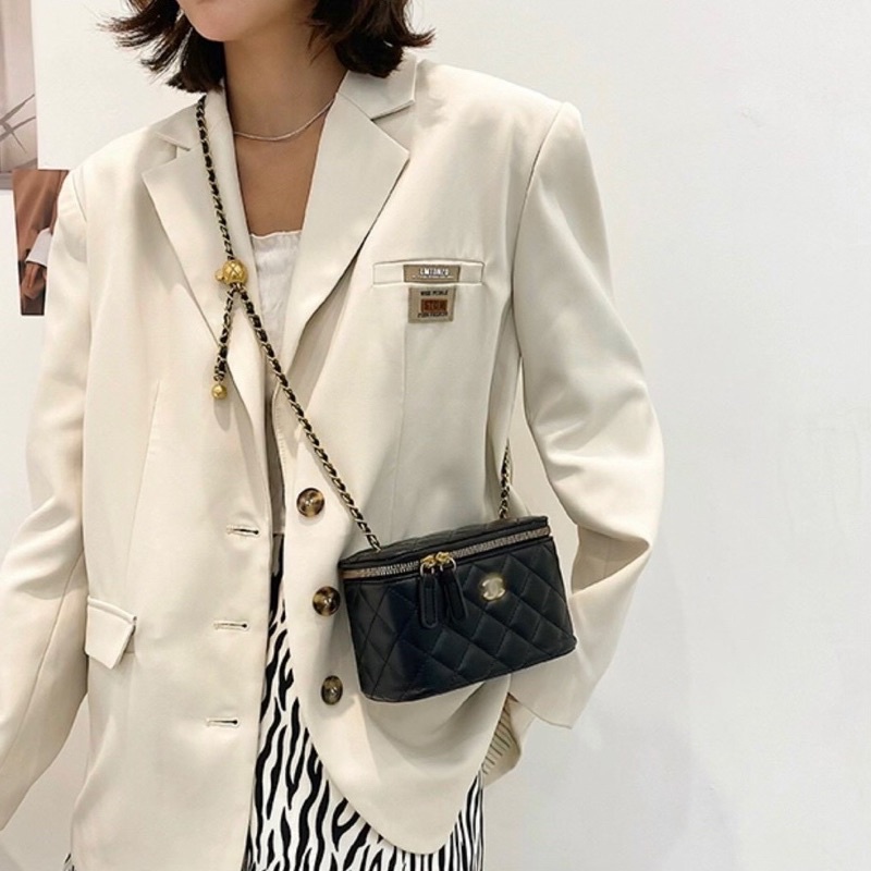 Túi đeo chéo, clutch cầm tay logo vàng trần trám dây quả chuông phong cách sang chảnh