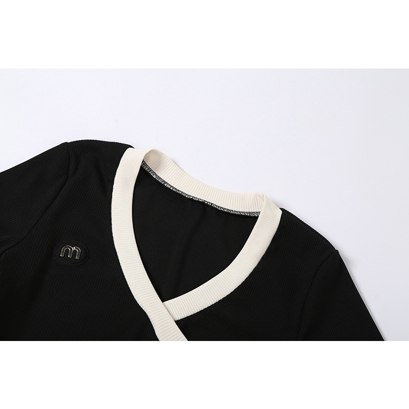 Đầm Ngắn Tay Cổ Chữ V Xếp Ly Xinh Xắn Thời Trang Cho Nữ