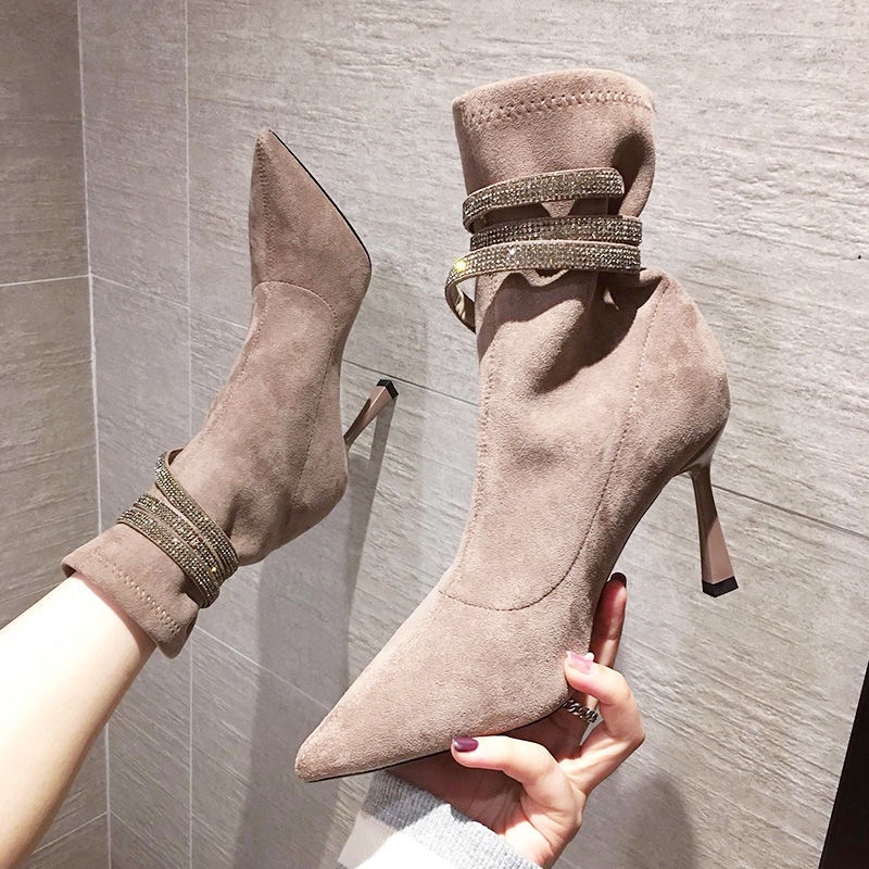 Giày bốt cao gót mũi nhọn đính đá thời trang mùa thu 2021