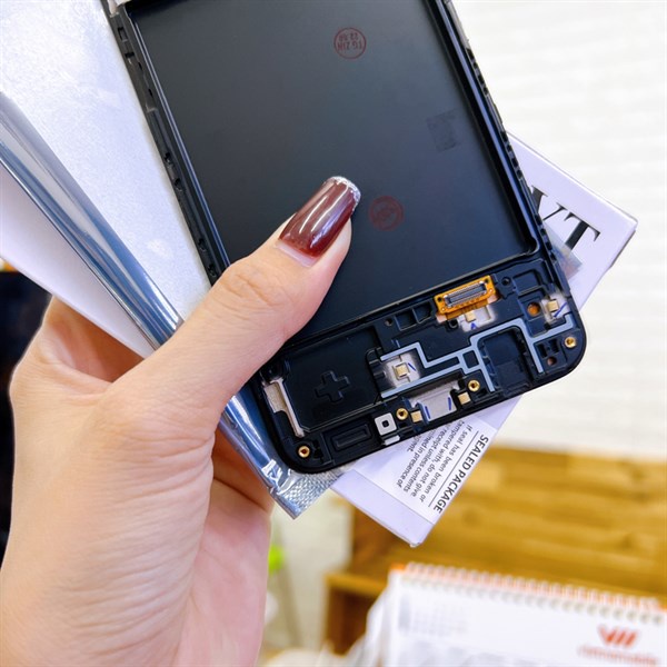 Màn hình Samsung A20 / A205F zin hãng khung