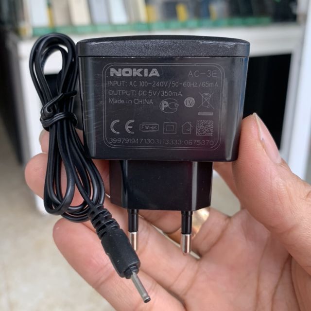 Sạc điện thoại nokia chân kim/chân to ( xịn BH 12T )