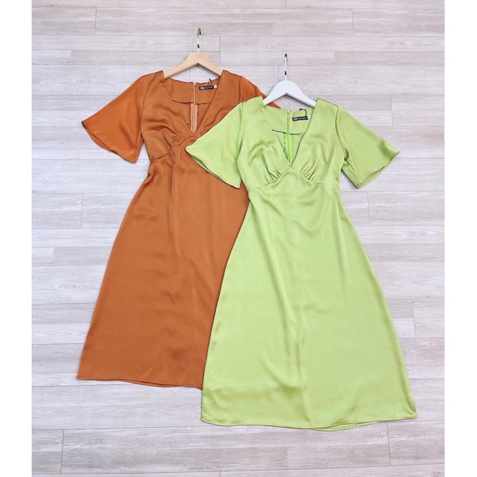 Váy lụa cổ V rúm ngực tay xoè xinh tôn dáng