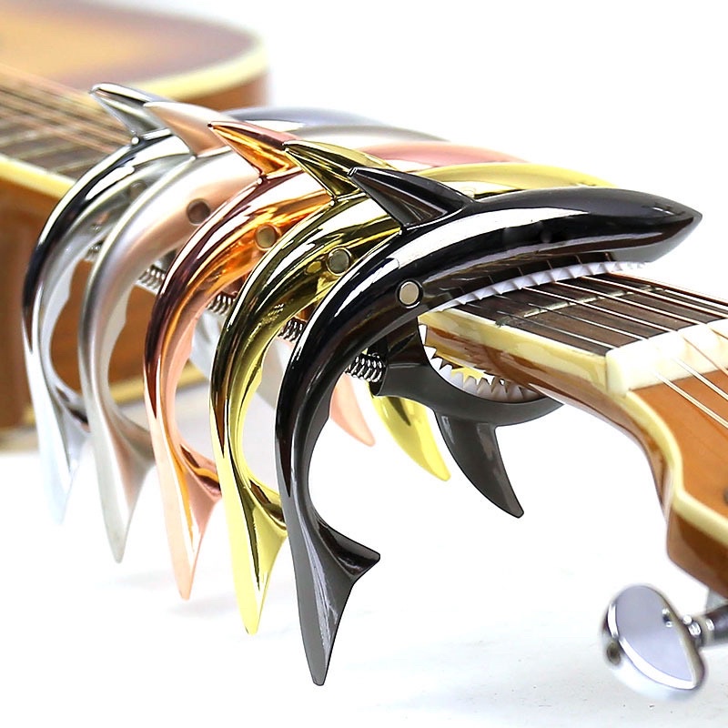 Kẹp Capo ST.Real Guitar Sài Thành mã CP-S12 hình dáng cá mập chất liệu kim loại