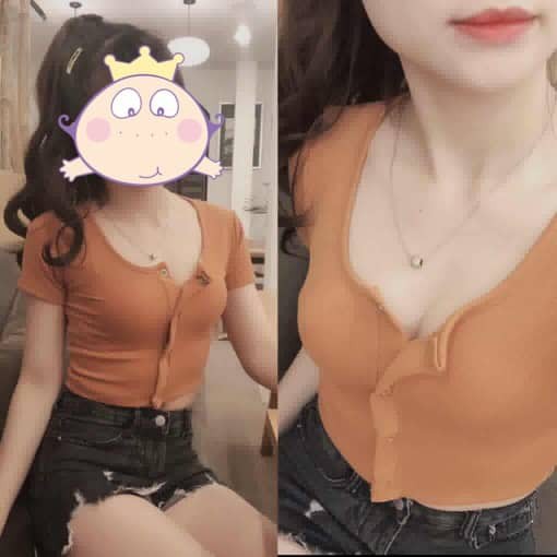SALE ÁO CROPTOP NÚT BẤM SIÊU XINH