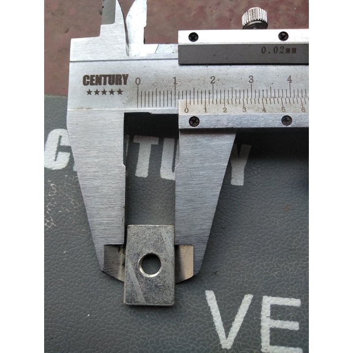 Bulong 8  dài 1,5cm + ốc trượt cho nhôm hình 40x40