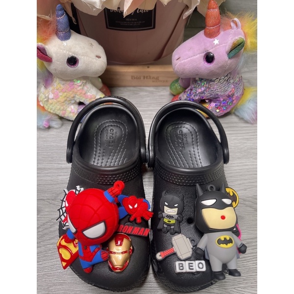 Dép san đan siêu nhân và A,shin