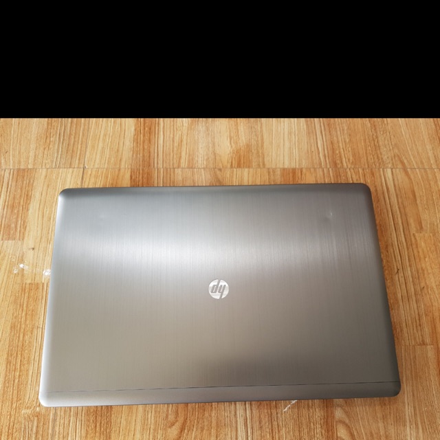 Laptop  NHật đồ hoạ coi7 ram 4g ổ 320 g màn 17.3 inch card rời