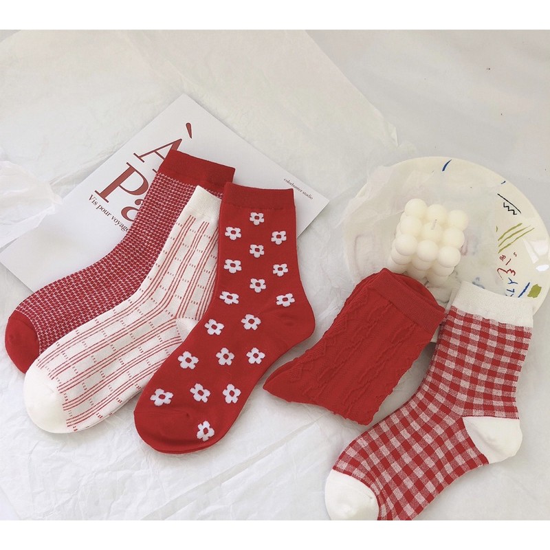 Tất màu đỏ phong cách Hàn Quốc cho người lớn