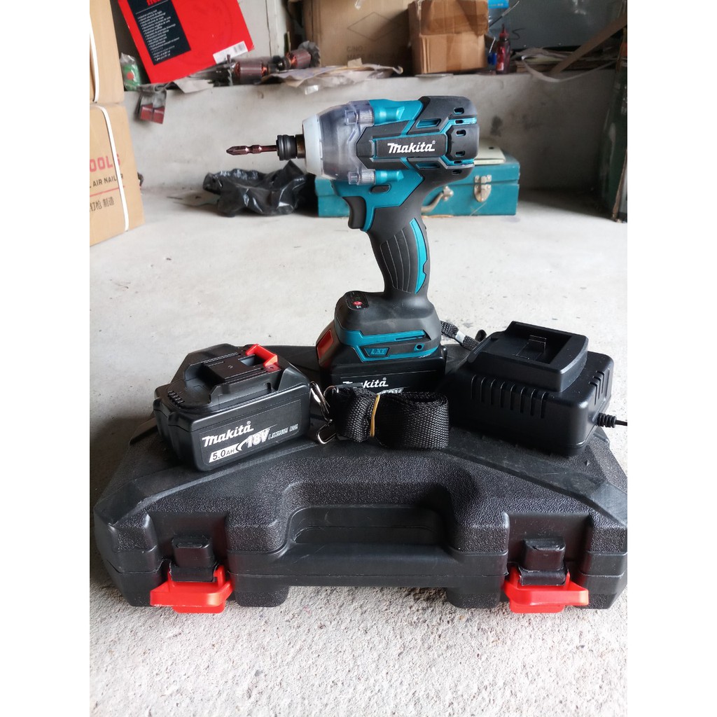 Máy chuyên vít dùng pin Makita 18V không chổi than