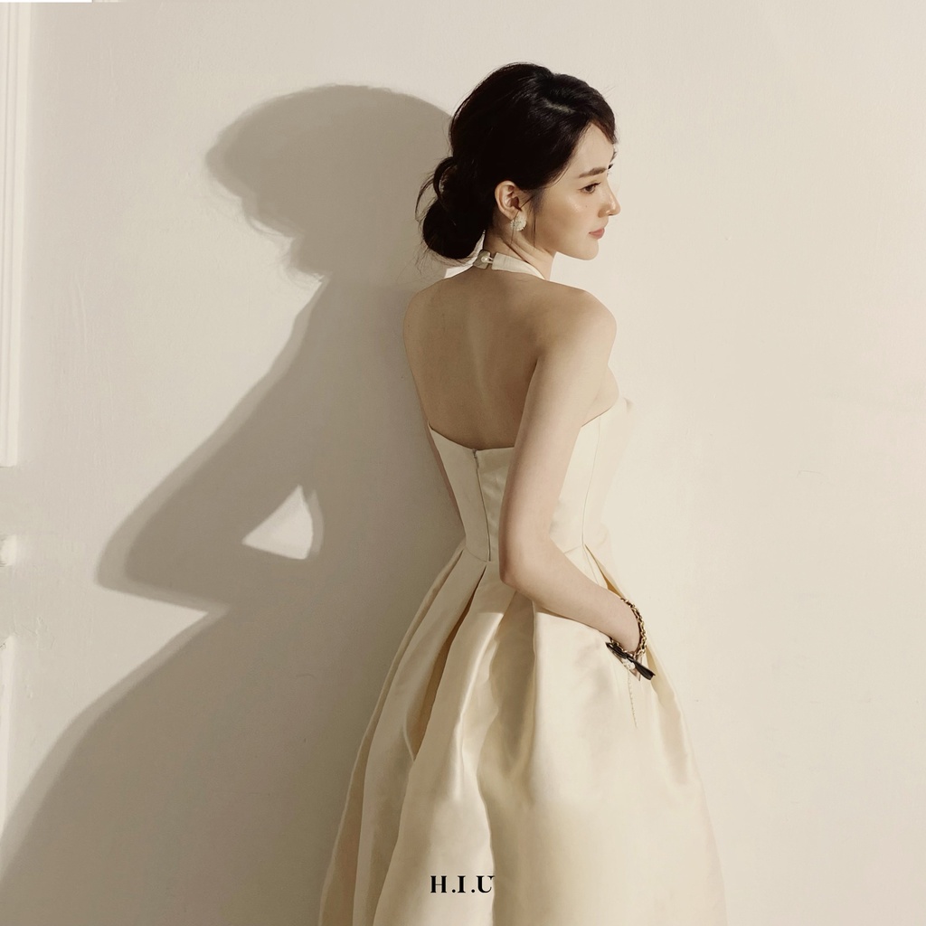 Váy nữ dự tiệc dáng midi Hana Dress H.I.U Fashin design , cổ yếm khoét lưng tiểu thư cao cấp sang trọng con gái HIU ROOM