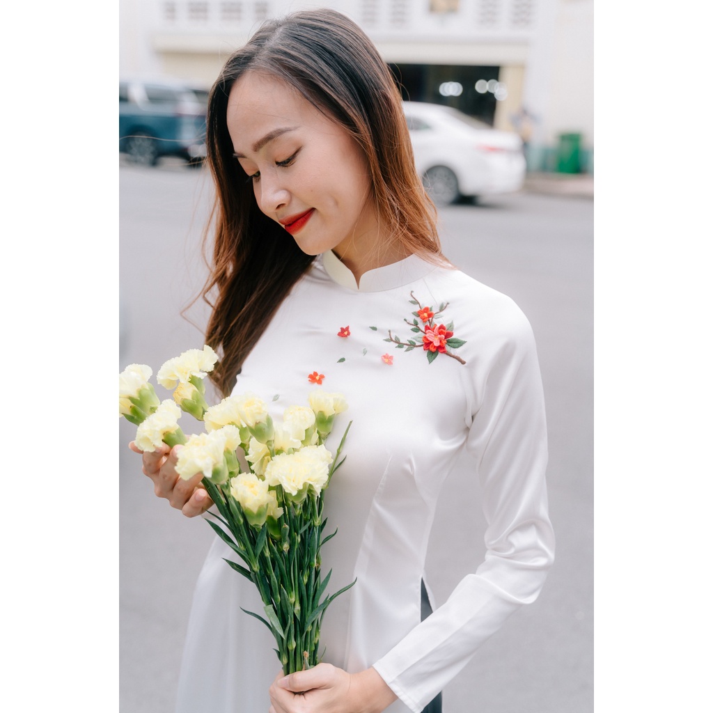 MINX - Áo Dài Lụa Thêu Tay Xuân Viên