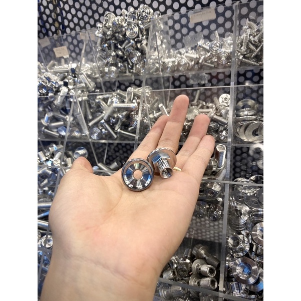 Khâu bắt má đùm INOX304 CNC