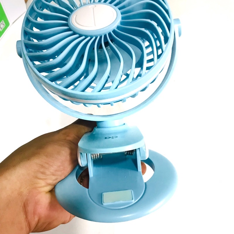 Quạt sạc mini 7608