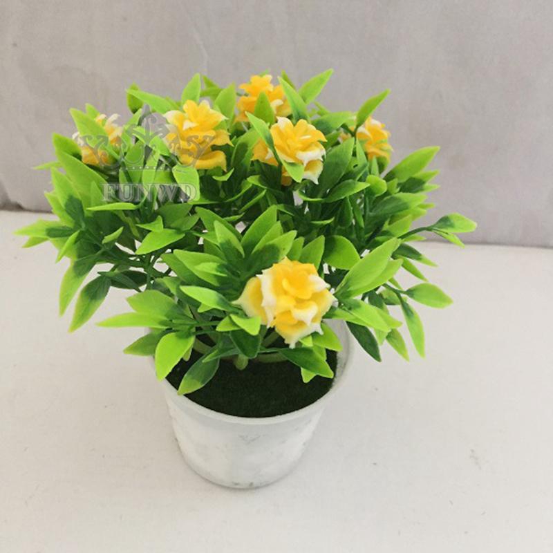 Chậu cây nhân tạo chuyên dụng cho trang trí bàn làm việc văn phòng
