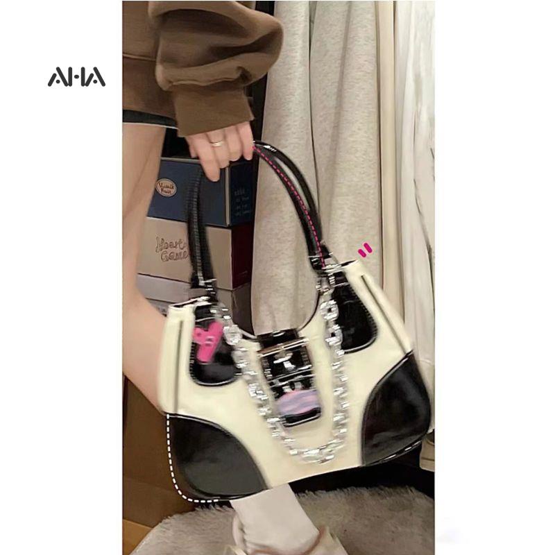Túi da đeo vai AHA OFFICIAL phối chuỗi xích kim loại phong cách thời trang độc đáo cho nữ