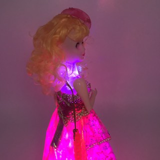 Lồng đèn búp bê